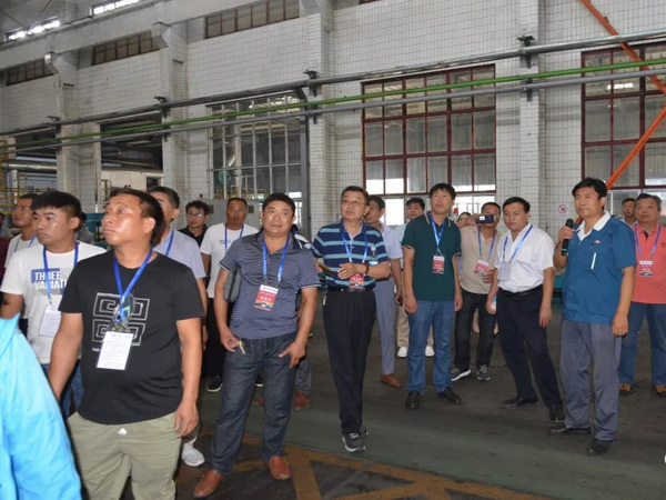 社会公众在壹定发集团科普基地生产车间旅行学习